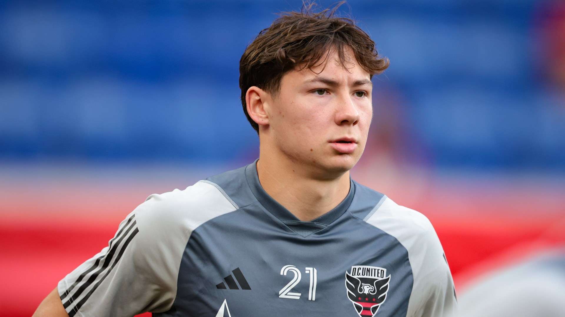 繼續前進 26年狀元熱門迪班薩表示希望加盟馬刺或魔術並與文班聯手.